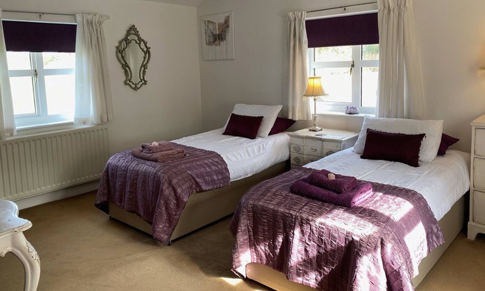 Hickling Cabaña | Willow cottage beautifully appointed.