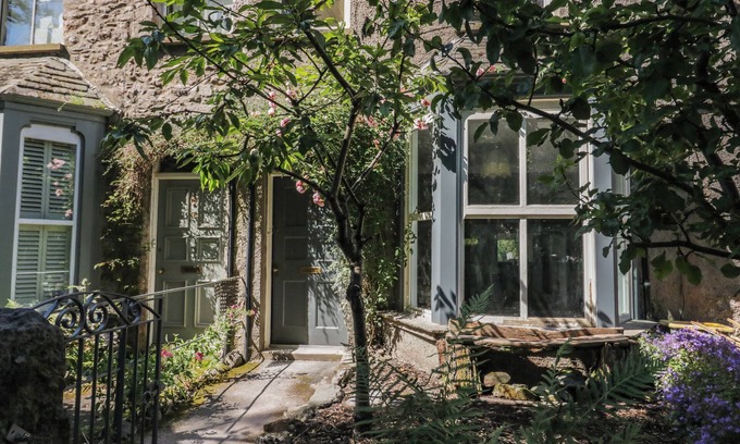Silverdale Casa | WILLOW COTTAGE, pet friendly, character holiday cottage in Silverdale