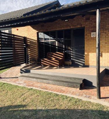 Evander Casa | Willow Cottage