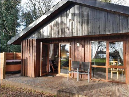 York Casa | Willow Lodge 13 Hot Tub