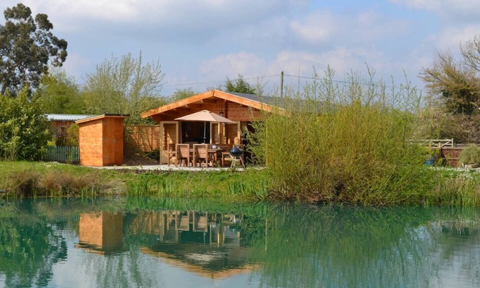 Stowmarket Cabina | Willow Lodge at Welhams Meadow
