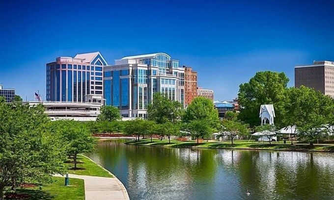 Huntsville Condominio | Willow Pointe Huntsville Alabama 1 Bedroom Condo by RedAwning