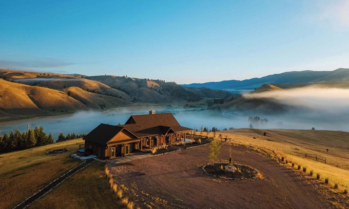 Philipsburg Casa | Willow Ridge Lodge - Nestled Above Rock Creek