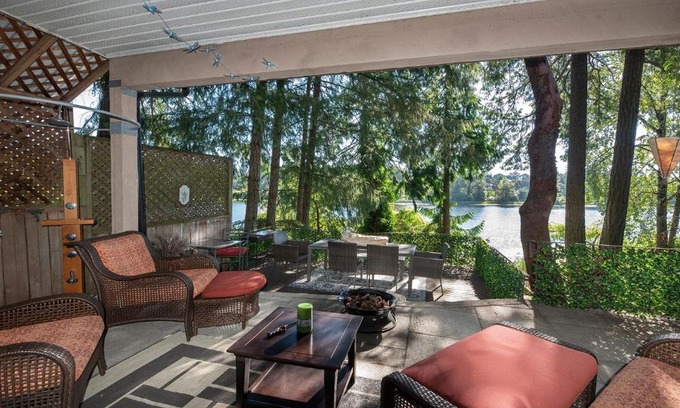 Langford Casa | Willow Suite - Lakeside Retreat