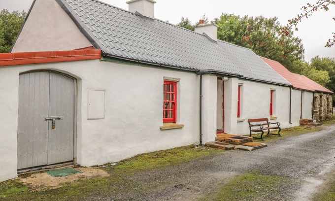 Ards Cabaña | WILLOWBROOK COTTAGE, family friendly in Askill, County Leitrim