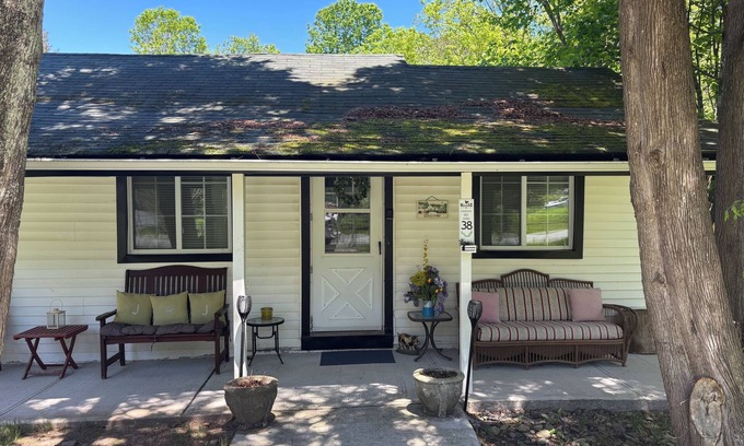 Livingston Manor Cabaña | Willowemoc Creek Cottage