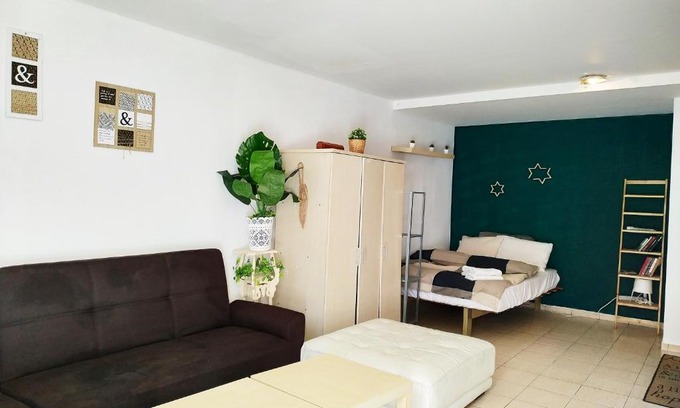 Jaffa Apartamento | Willy Brandt-Affordable Cute Studio near the beach
