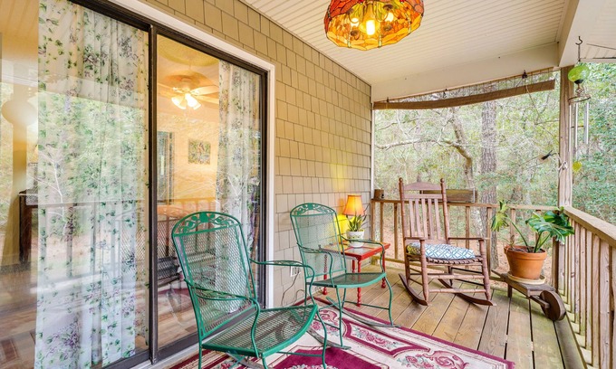 Sea Breeze Casa | Wilmington Getaway Near Carolina Beach Boardwalk!