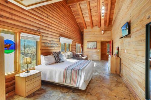 Wimberley Casa | Wimberley Log Cabins Resort and Suites- Unit 4