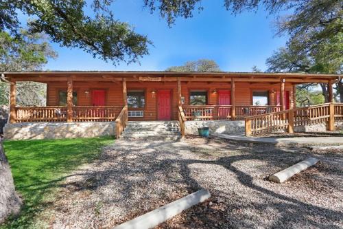 Wimberley Casa | Wimberley Log Cabins Resort and Suites- Unit 8