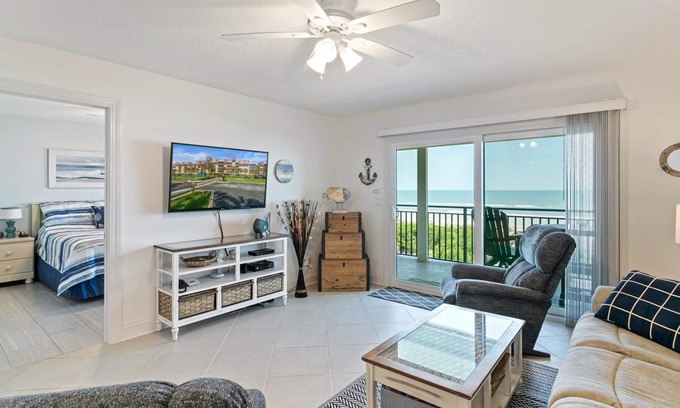 Crescent Beach Apartamento | Windjammer 209 - 2 Bedroom Oceanfront Getaway