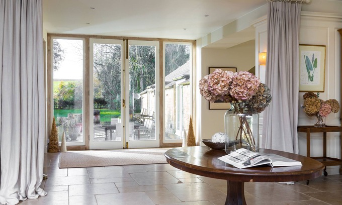 Elkstone Cabaña | Windrush - a stunning barn conversion in Elkstone sleeping 11 guests