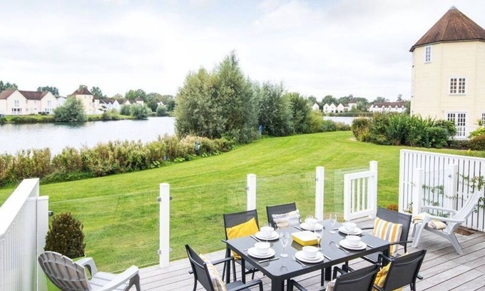 South Cerney Casa | Windrush Lake 88, Waterside