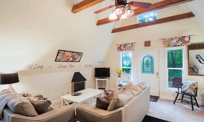 Flintstone Casa | Windsong Chalet