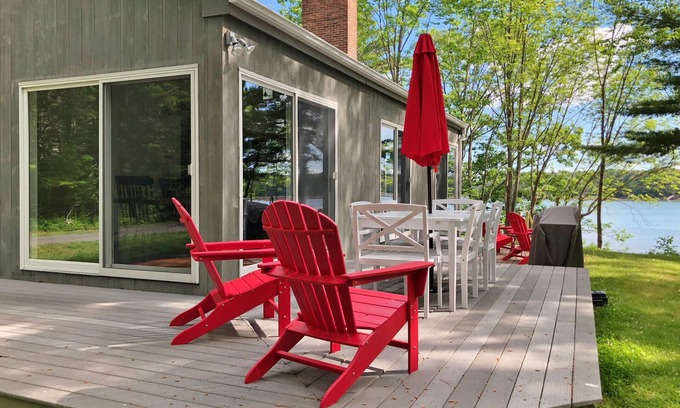 Harpswell Casa | Windward - Enjoy privacy, comfortable living spaces, and easy water access