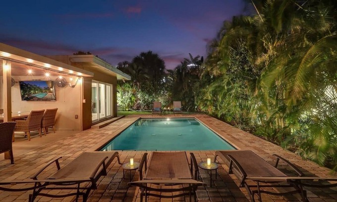 Bel Air Casa | Windward Escape Summa