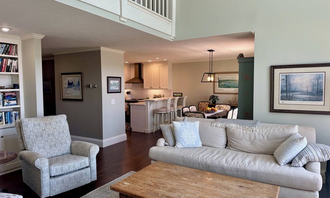 Forest Beach Condominio | Windward Passage: 3 BR, 2.5 BA Condominium in Harbor Springs , Sleeps 6