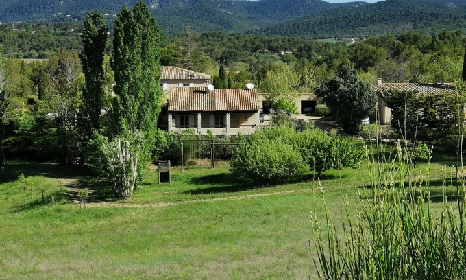 Grambois Casa | Vino y propiedad residencial en el Luberon en Provenza