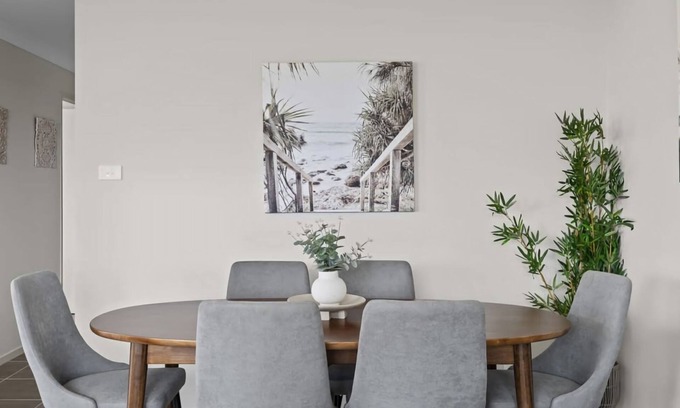 Cessnock Casa | Wine Country Cottage Stylish Family Getaway