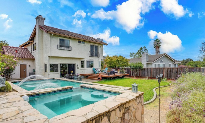 Vallejo Casa | Wine Country Gateway w/ Views Btwn Napa & SF