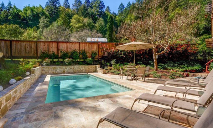 Forestville Casa | Wine Country Hideaway: 4BR, 2200Sf Casa rural con piscina climatizada con energía solar