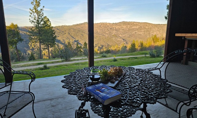 Fair Play Casa | Wine Country Retreat-Beautiful Views-Family Fun