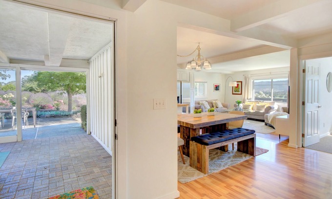 Yountville Otro | Wine Country Yountville Farmhouse - 7100 Silverado Trail