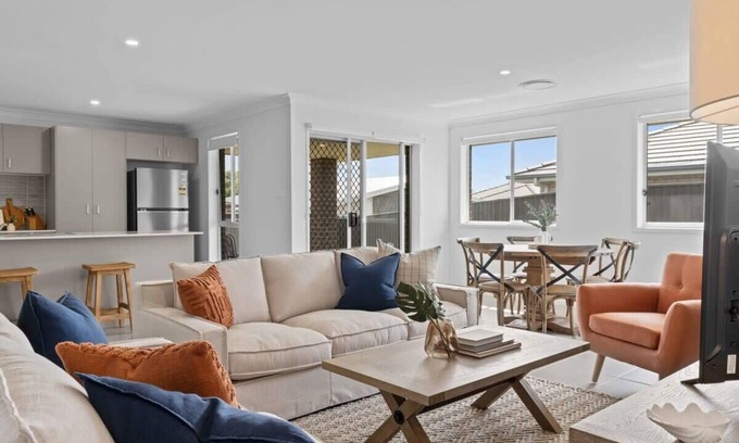 Cessnock Casa | Family Getaway Home - Cessnock, NSW