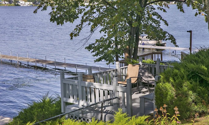 Dundee Cabaña | Wine Down on Waneta-In the Finger Lakes Region
