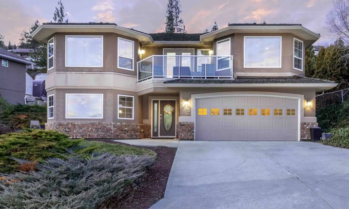 Central Okanagan Casa | Wine Trail Full Suite with Private Entrance, Patio and Views!