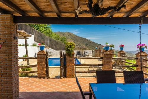 El Borge Casa | Winehouse with big Pool, BBQ, WiFi, Close to Málaga