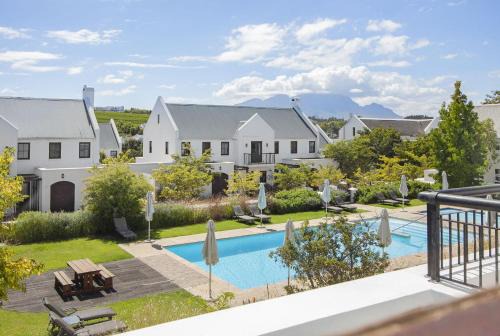 Stellenbosch Cabina | Winelands Golf Lodges 17