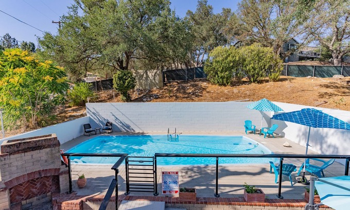Paso Robles Casa | ¡Amplia casa remodelada de mediados de siglo con piscina y paseo al centro de Paso!