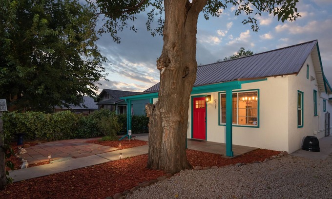 Cottonwood Casa | Wines, Vines, and Mines - A Block off Mainstreet in Historic Downtown Cottonwood