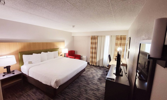 Highlands Hotel | Wingate by Wyndham Lincoln Airport East I-80