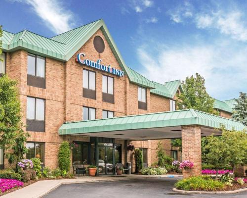 Utica Hotel | Wingate by Wyndham Utica