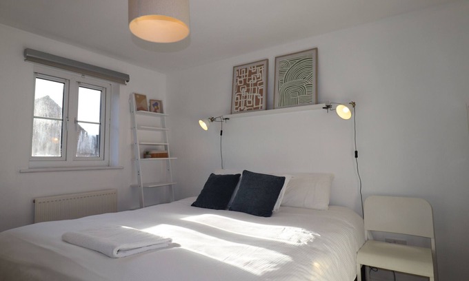 Bracknell Chalet De Esquí | Winkfield Charming Three-Bedroom House