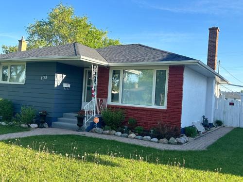 East Kildonan Apartamento | Winnipeg 4 bedrooms cozy home