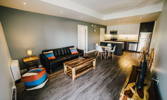 Tuxedo Apartamento | 3BR Retreat with Gym, near Assiniboine Park Trails