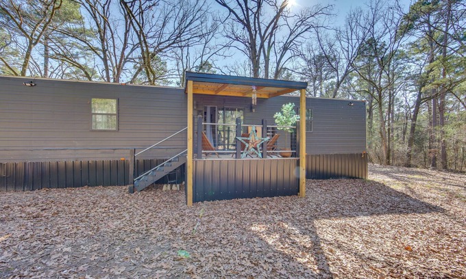 Winnsboro Casa | Winnsboro Tiny House w/ Trails, Yard Games & More!