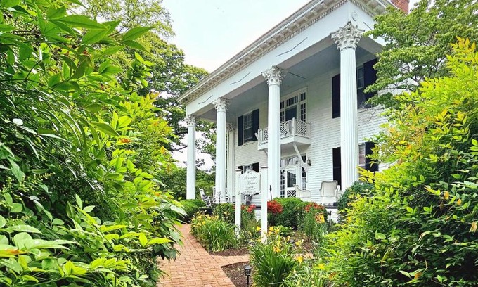Madison Heights Cama Y Desayuno | Winridge Manor