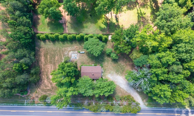 Greensboro Cabaña | Winter Discounts! Peaceful Country Cottage 2-Bd on 1 Acre Next to State Park!
