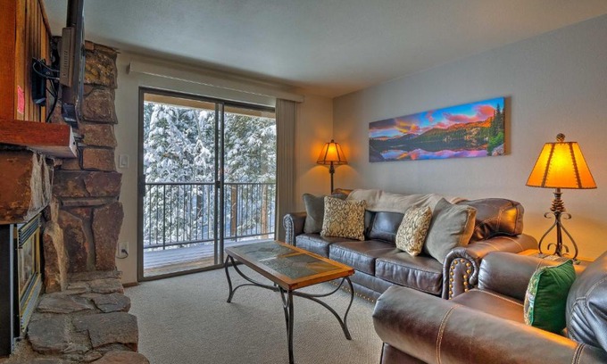 Winter Park Apartamento | Winter Park Condo with Hot Tubs, 4 Mi to Ski Resort!