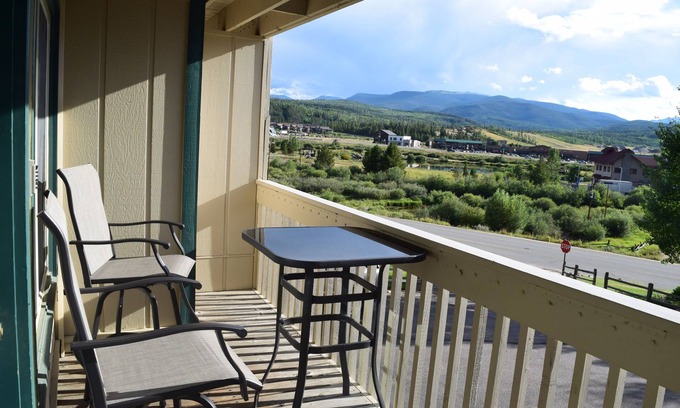 Fraser Condominio | Winter Park Fraser "Hideout"-Panoramic views, hot tub & short walk to town & bus