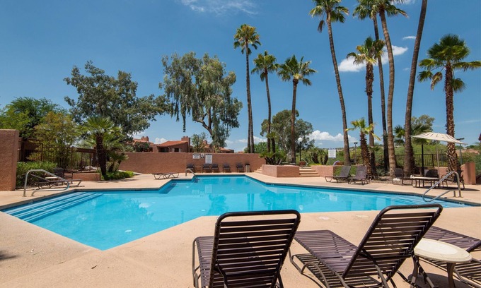 Tucson Condominio | Winter-Ready Oasis Sabino Canyon Pool & Spa