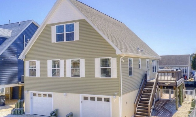 Beach Haven West Casa | Winter Rental 9/15-5/15/26- 4 bed 3 bath immaculate home