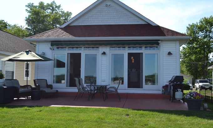 Pinckney Casa | Universidad de Mich. Game Day Weekend-Lakeside & Monthly Winter Retreat