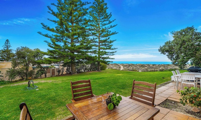 Scarborough Apartamento | Sun, Sand and Smiles: Your Perfect Beach Getaway