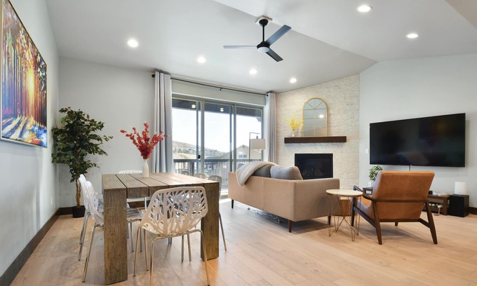 Park City Casa | summer specials: Bright, Modern Retreat with Hot Tub +Game Room sleeps 12.