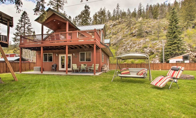 Rathdrum Cabina | Winter/Summer Twin Lakes Retreat Near Skiing!